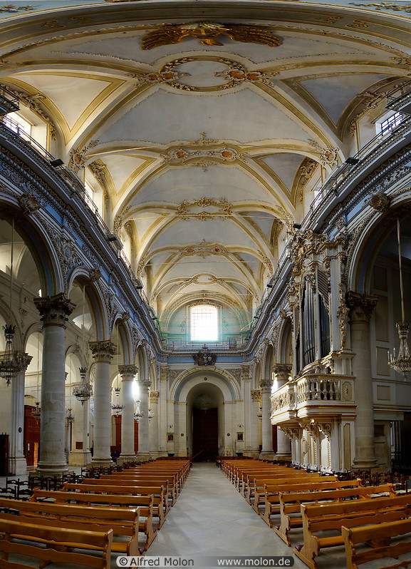 14 Nave and roof in Modica cathedral