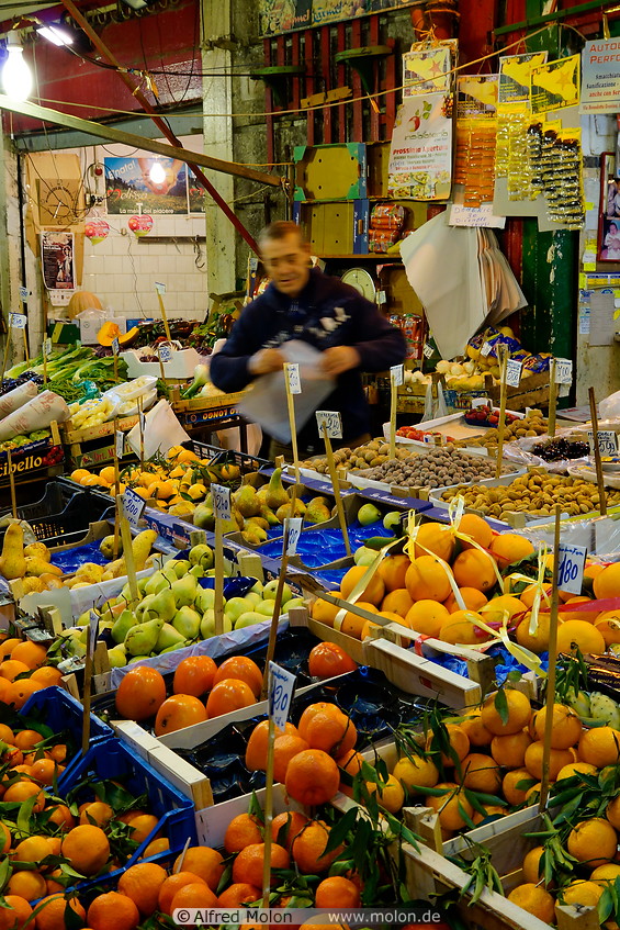 05 Fruit market stall