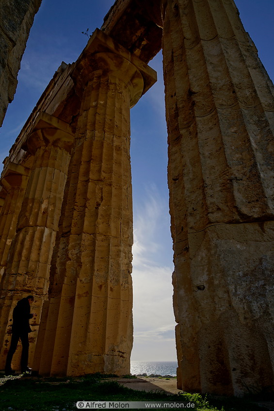 15 Columns of the Hera temple