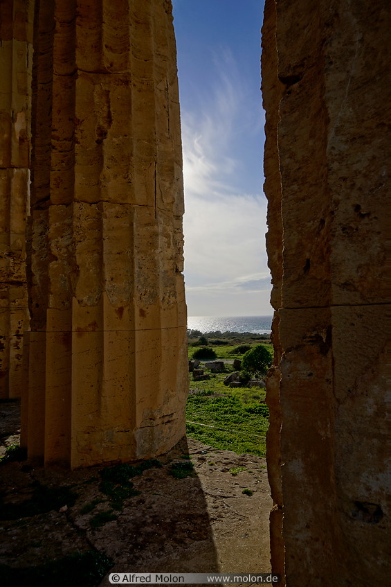 16 Columns of the Hera temple