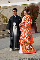 04 Japanese couple wearing kimonos