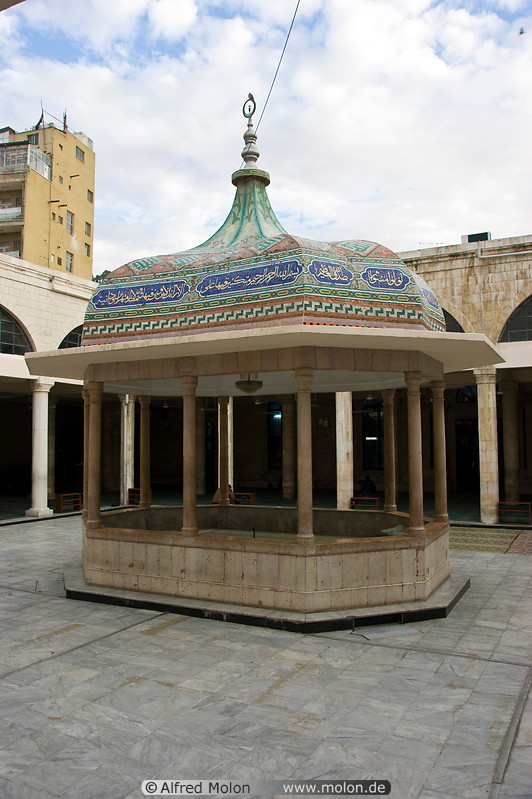 07 Hussein mosque