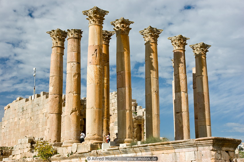 29 Corinthian columns in Artemis temple