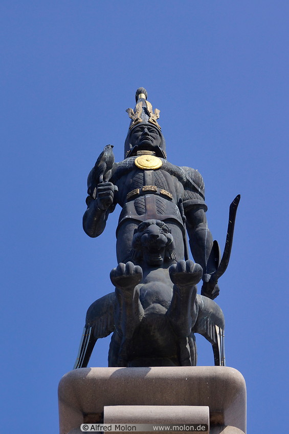 25 Warrior archer statue