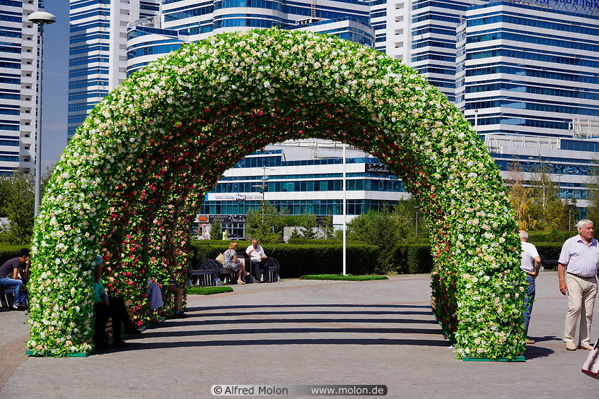 11 Flower arches