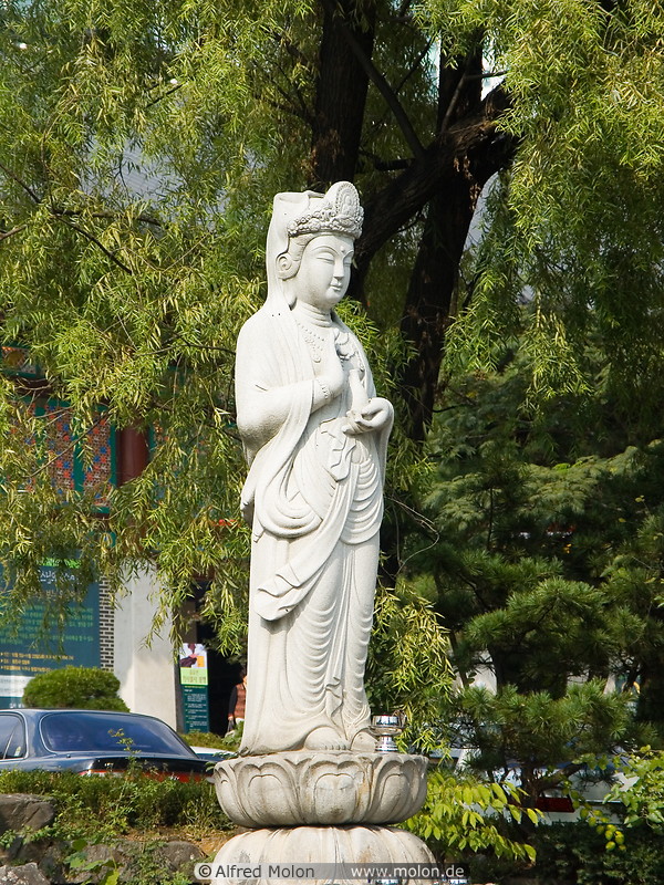 03 Goddess statue