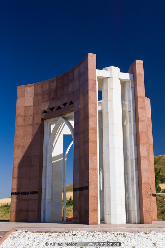 06 Ata-Beyit memorial