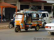 04 Auto rickshaw
