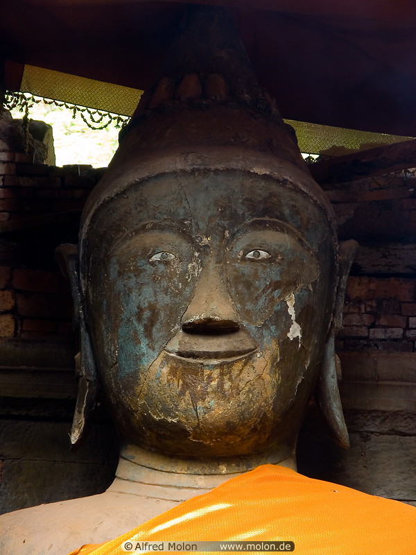 29 Buddha statue