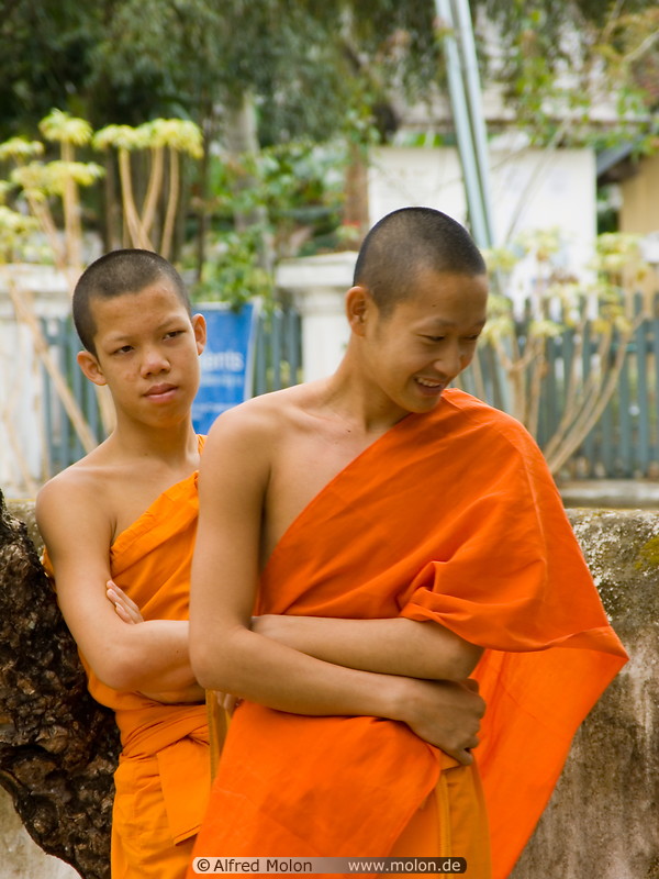 04 Novice monks