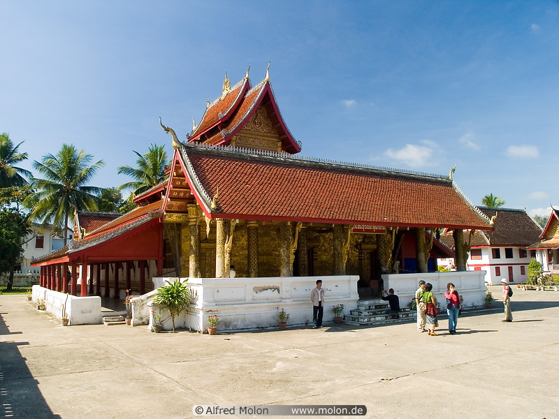 01 Wat Mai Suwannaphumaham
