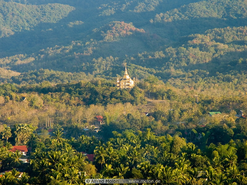 18 Wat Pa Phonphao