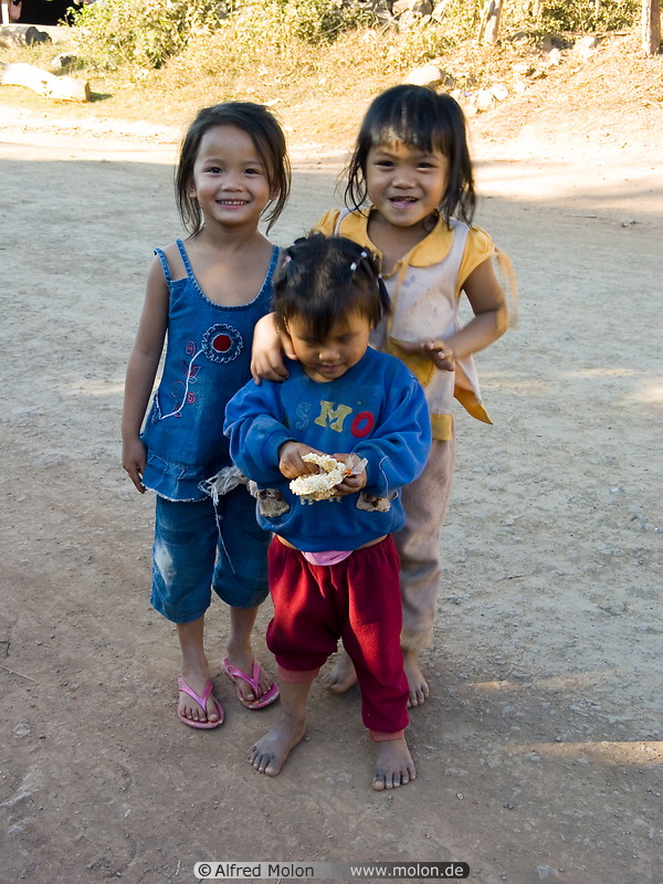 07 Laotian children