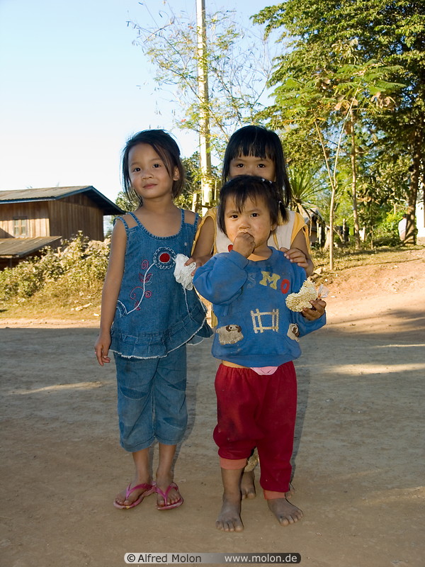 08 Laotian children