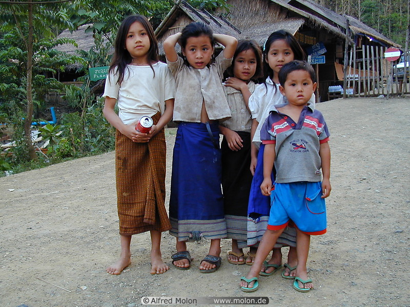 16 Laotian children