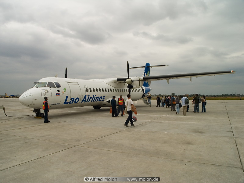 02 Lao Airlines ATR 72-202 turboprop plane
