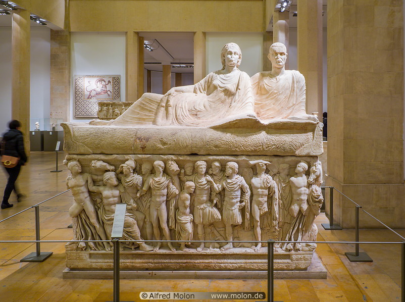 05 Sarcophagus with Achilles legend