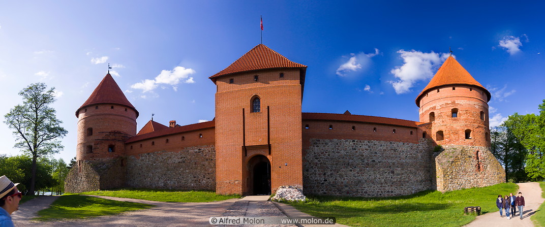 16 Trakai castle