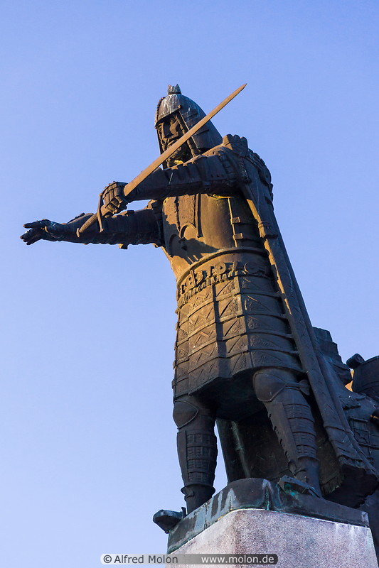 06 Statue of Gediminas 
