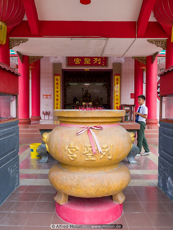 25 Chinese temple