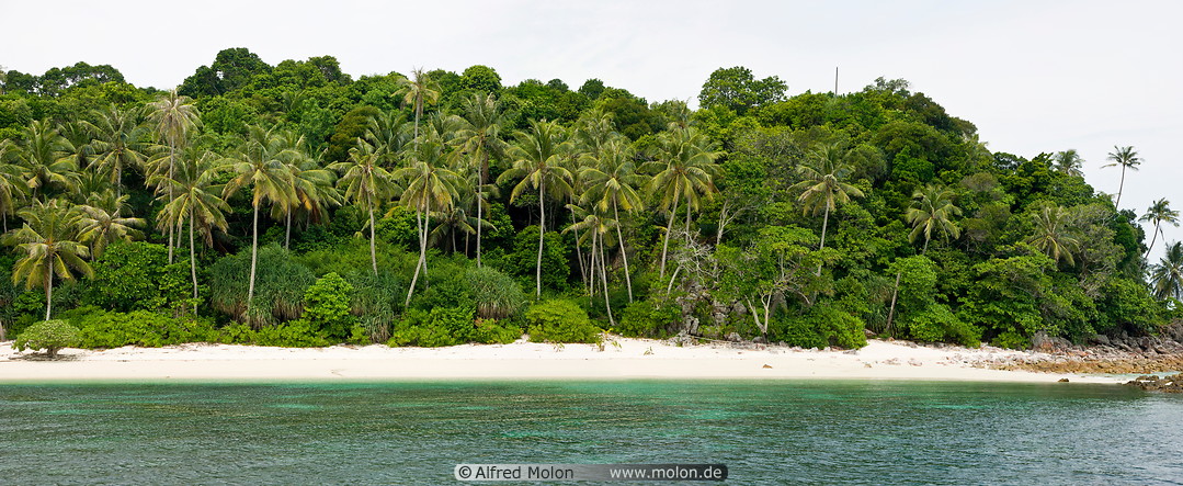 19 Beach of Mensirip island