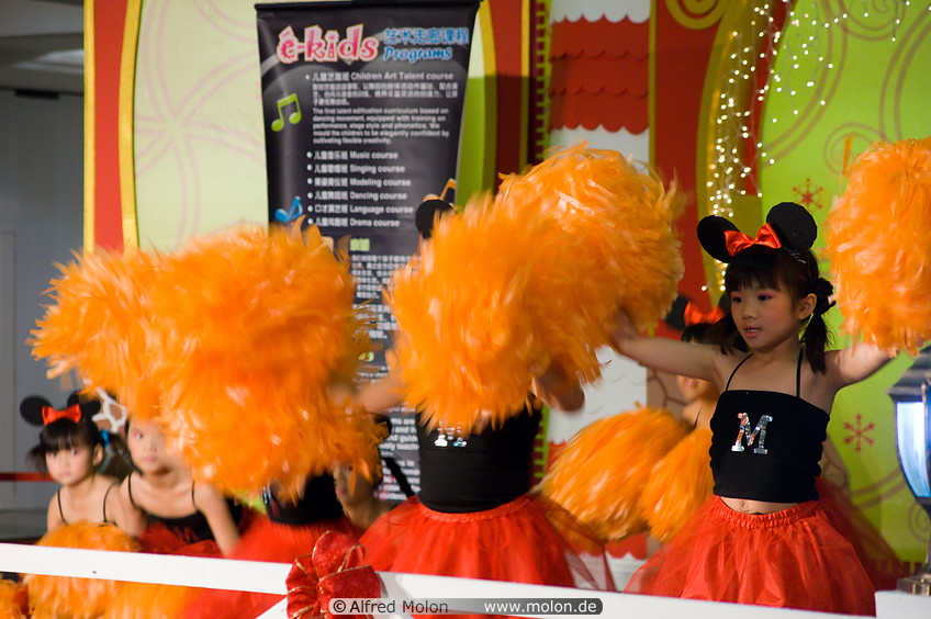04 Girls performing in The Summit mall