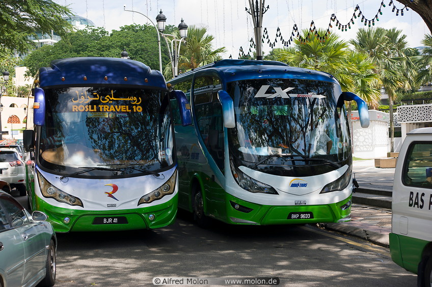 07 Tour buses