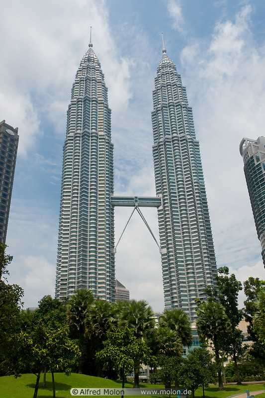07 Petronas towers