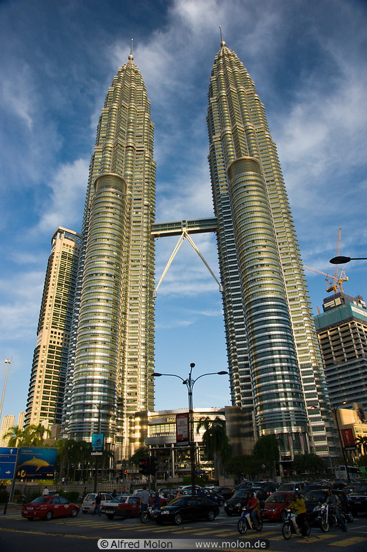 09 Petronas towers at sunset