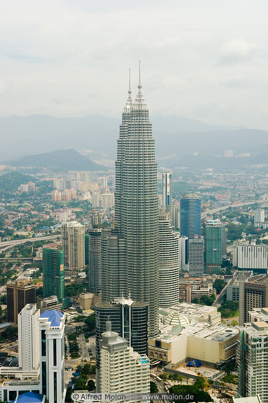 23 Petronas towers