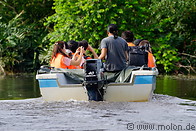 03 Boat with tourists