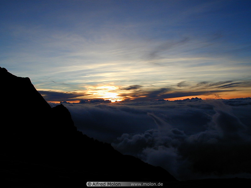 09 Dawn on Mt Kinabalu
