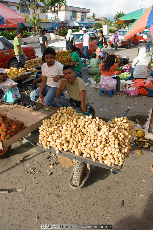 15 Langsat fruits in market