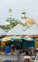 06 Market stalls and mosque