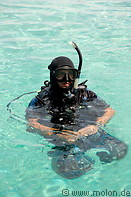 09 Diving instructor in wetsuit