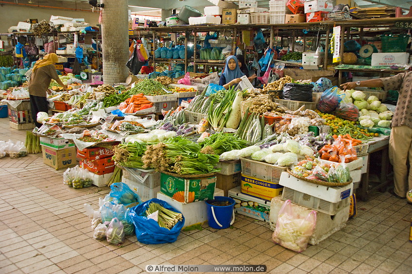 24 Vegetables stall in market