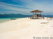 17 Sulug island beach and hut
