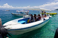 03 Boat with tourists