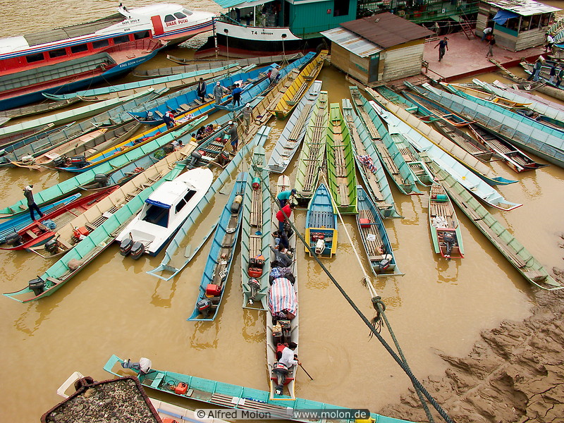 10 Boats on the Rejang river