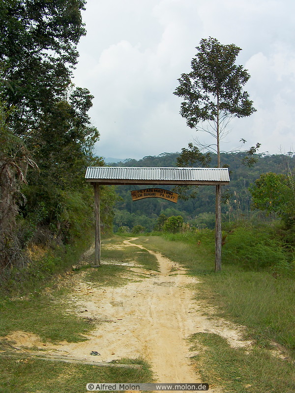 35 Path and gate to Pa Ukat longhouse