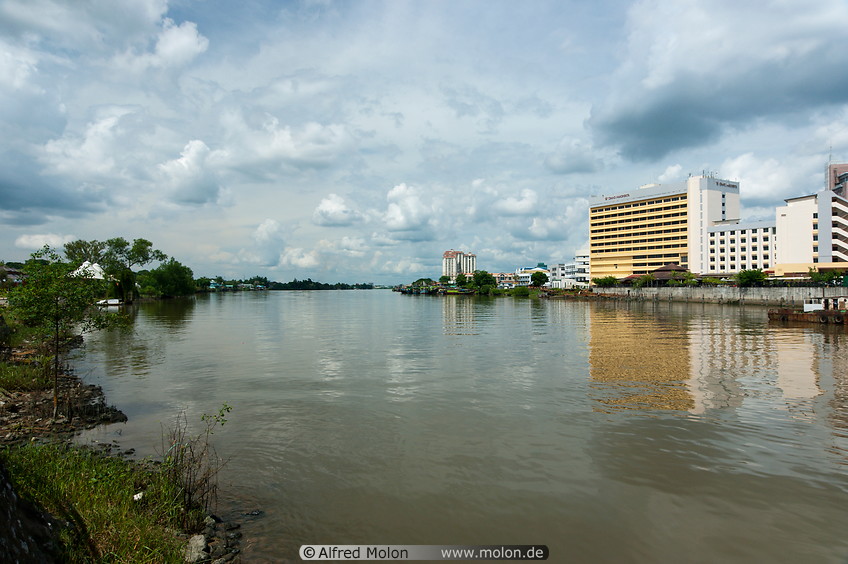 16 Sarawak river