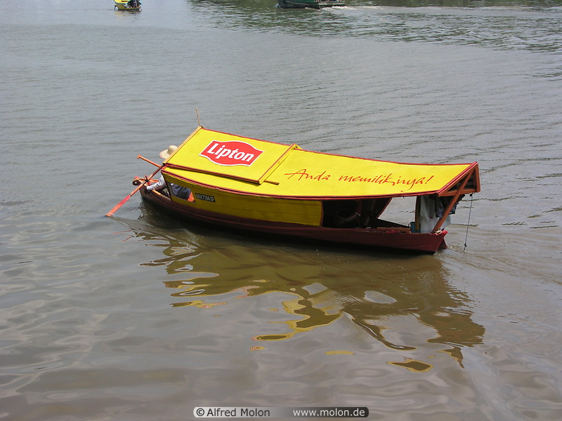 19 Yellow river taxi
