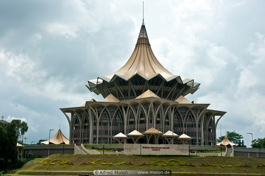 21 Kuching parliament building