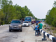 08 Car queue for Batang Lupar ferry