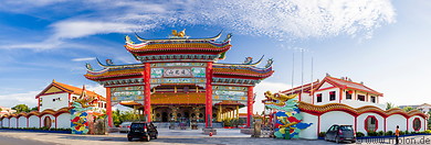 11 Lian Hua San Ching Tien temple