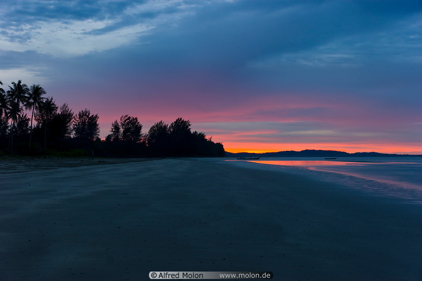 14 Sunset on beach