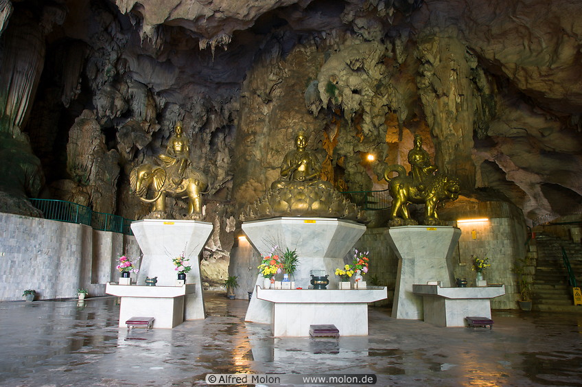 06 Cave with Samantabhadra Bodhisattva, Vairocana Buddha and Manjusri Bodhisattva