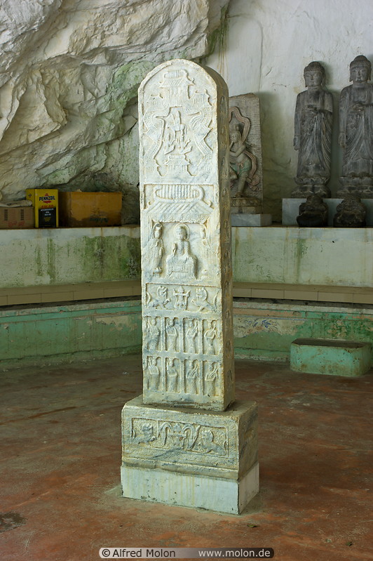 06 Stone stele