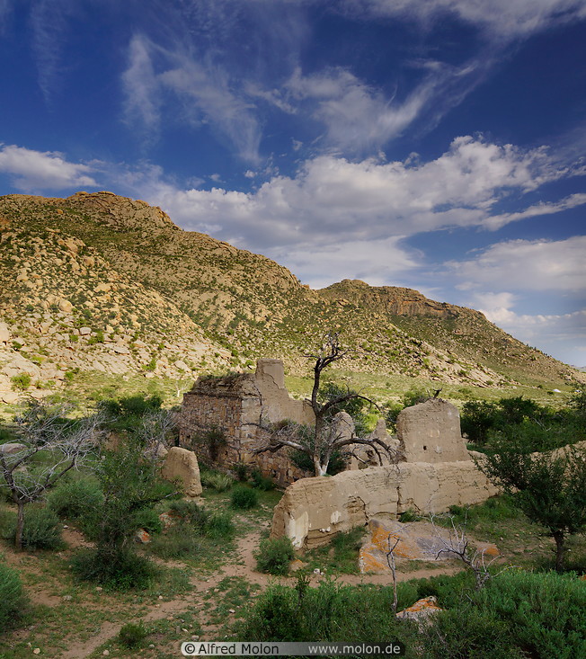 07 Ruins of Khogno Tarni monastery