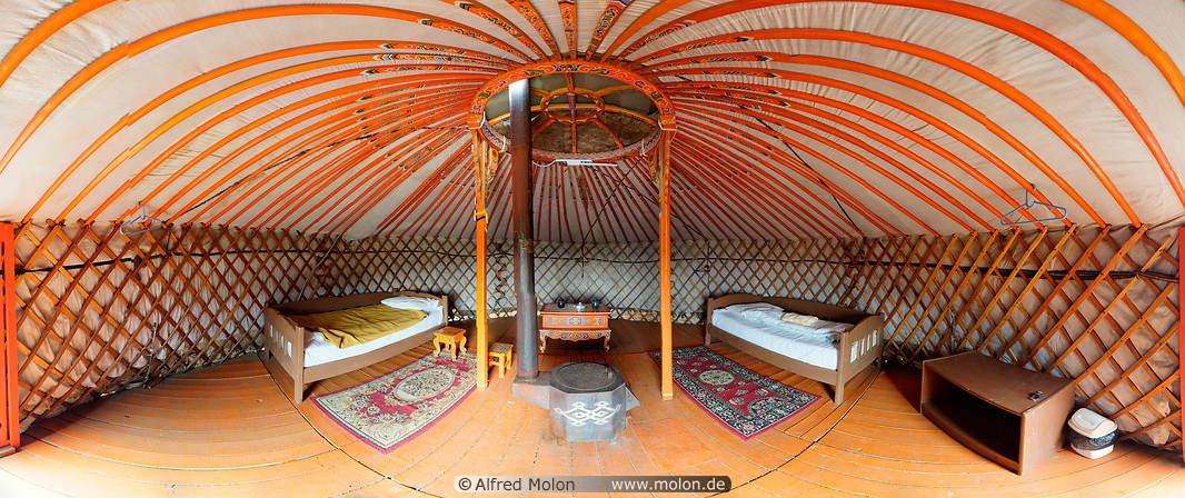 16 Mongolian yurt